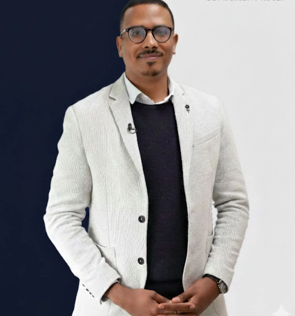 À PROPOS DE MOHCINE BOUBEKRAOUI